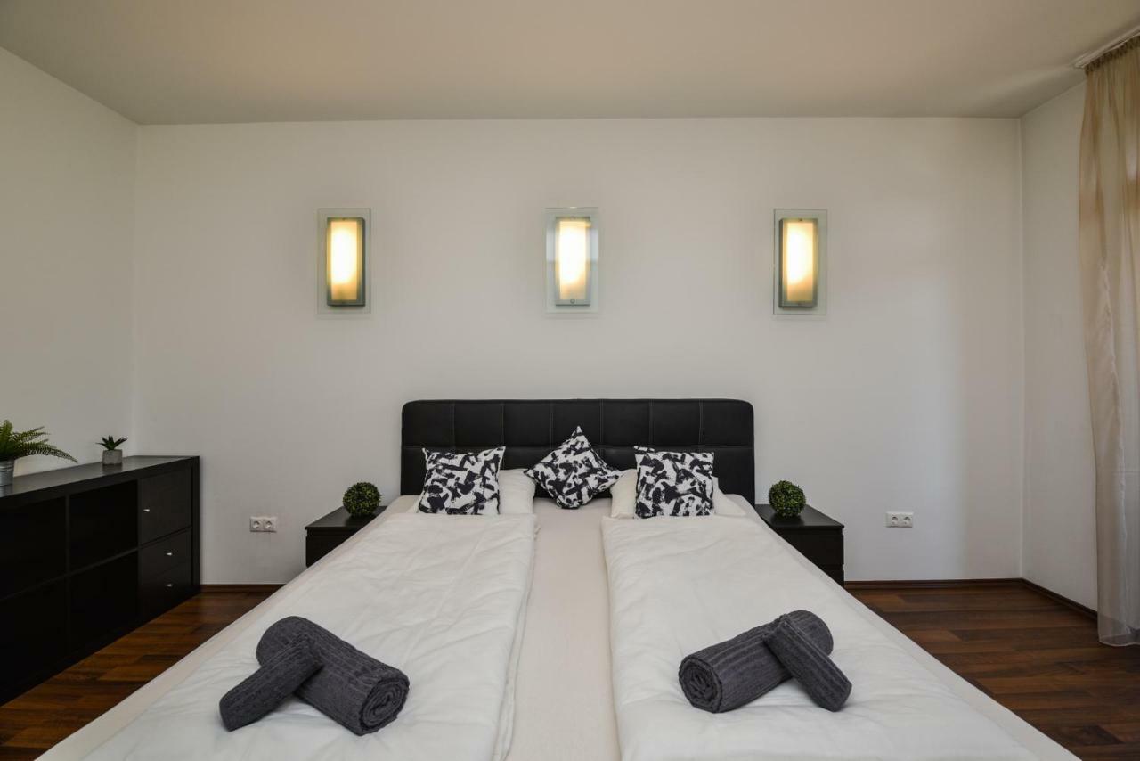 Castle Apartment With Panoramic Balcony Budapeste Exterior foto