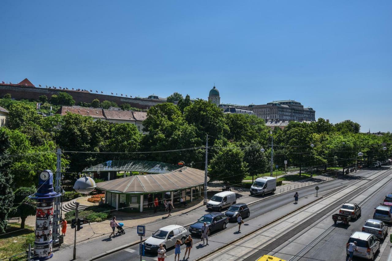 Castle Apartment With Panoramic Balcony Budapeste Exterior foto